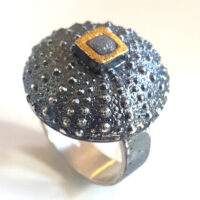 "Seeigel" Silberring mit Rohdiamant, teilvergoldet